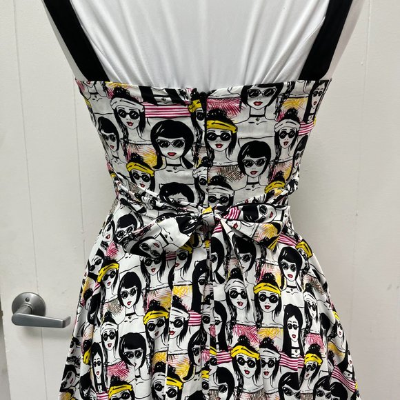 Eva Rose Retro Face Print Pinup Fit and Flare Dress with Pockets - Picture 4 of 4